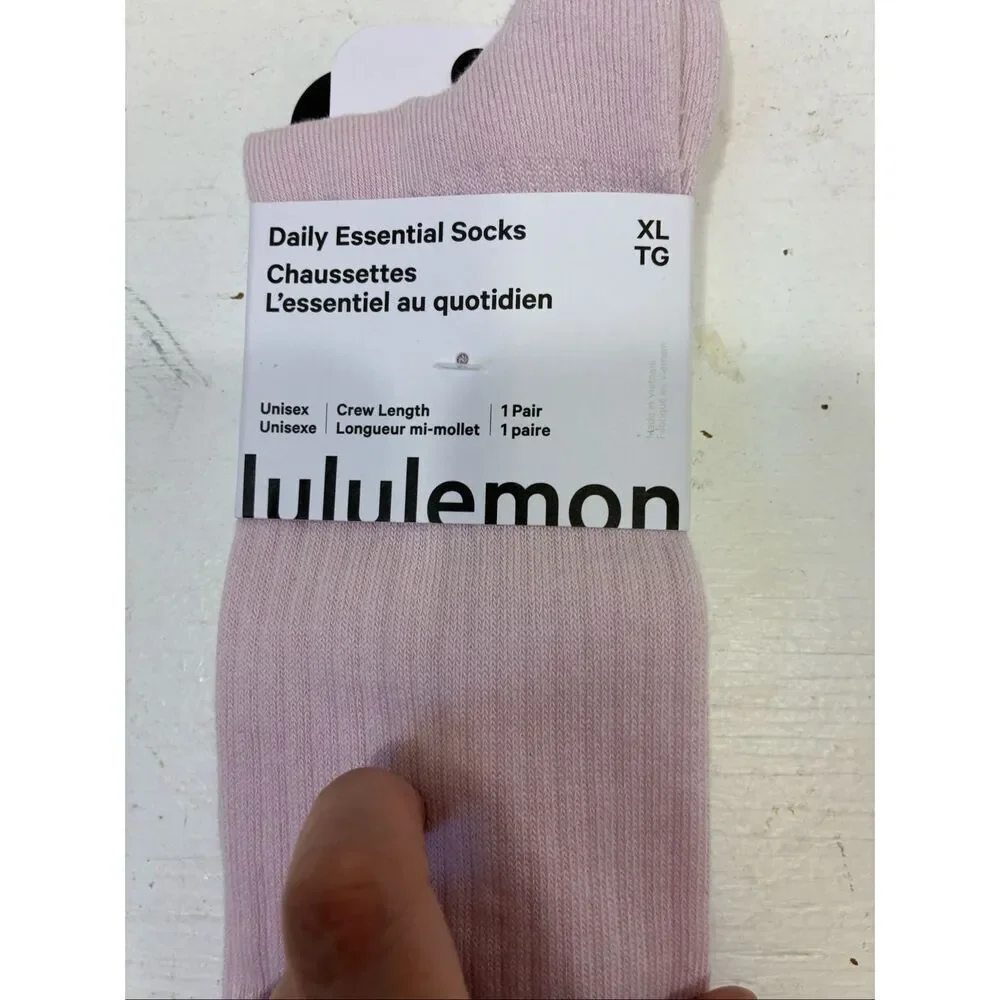 Lululemon NWT Daily Essential Socks
